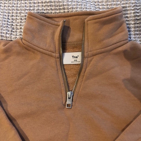 Aritzia quarter zip crop sweatshirt - Picture 2 of 2